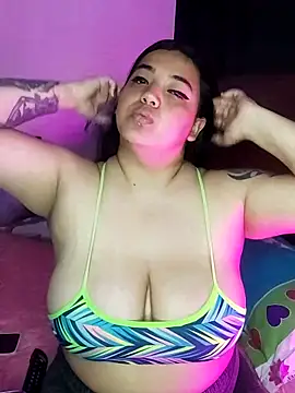 Snapshot of kittenFreyja_ chatting on September 11, 2025, 1:06 am kittenFreyja  online show from September 11, 2025, 1:06 am