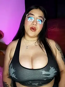 Snapshot of kittenFreyja_ chatting on October 3, 2025, 1:35 am kittenFreyja  online show from October 3, 2025, 1:35 am