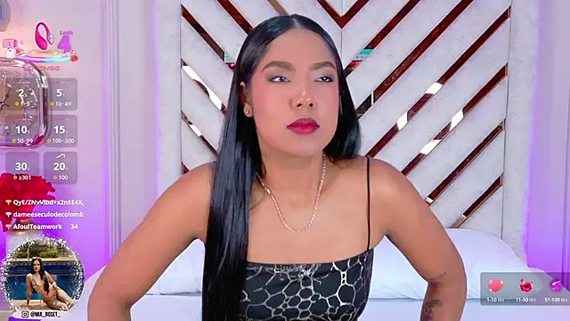 Snapshot of Mia_Roset chatting on October 1, 2025, 12:44 pm Mia Roset online show from October 1, 2025, 12:44 pm