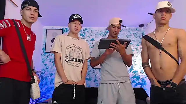 Snapshot of Kings_of_heaven chatting on October 17, 2025, 9:28 pm Kings of heaven online show from October 17, 2025, 9:28 pm