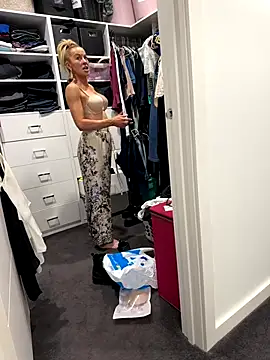 Snapshot of Reacher110565 chatting on October 8, 2025, 10:24 am Reacher110565 online show from October 8, 2025, 10:24 am