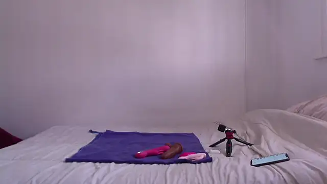 Snapshot of RenataWet chatting on September 17, 2025, 1:02 pm RenataWet online show from September 17, 2025, 1:02 pm