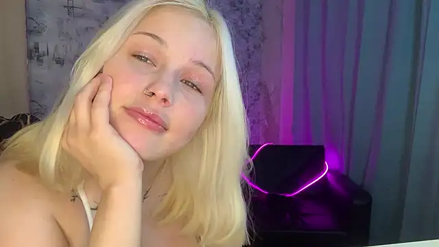 Snapshot of Mia_Sakuraa chatting on September 15, 2025, 4:29 pm Mia Sakuraa online show from September 15, 2025, 4:29 pm