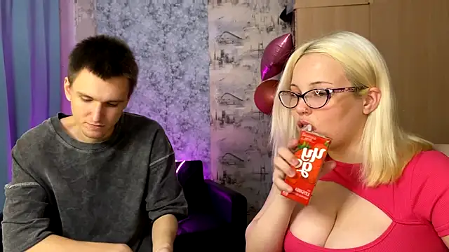 Snapshot of Mia_Sakuraa chatting on September 28, 2025, 2:28 am Mia Sakuraa online show from September 28, 2025, 2:28 am