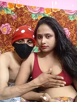 Snapshot of Seducing_couple chatting on September 22, 2025, 11:12 am Seducing couple online show from September 22, 2025, 11:12 am