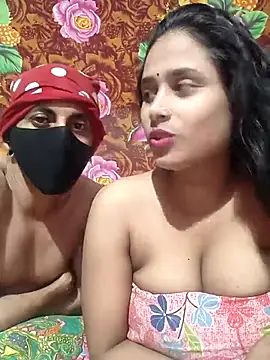 Snapshot of Seducing_couple chatting on October 2, 2025, 5:31 pm Seducing couple online show from October 2, 2025, 5:31 pm