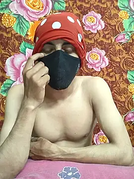 Snapshot of Seducing_couple chatting on October 14, 2025, 5:36 pm Seducing couple online show from October 14, 2025, 5:36 pm
