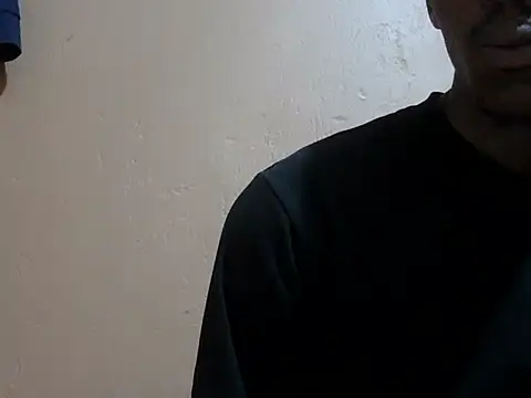 Snapshot of shadez94 chatting on September 25, 2025, 5:49 pm shadez94 online show from September 25, 2025, 5:49 pm