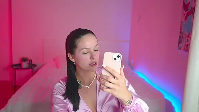 Snapshot of EwelynScott chatting on September 17, 2025, 4:30 pm EwelynScott online show from September 17, 2025, 4:30 pm