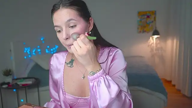 Snapshot of EwelynScott chatting on October 19, 2025, 5:13 pm EwelynScott online show from October 19, 2025, 5:13 pm