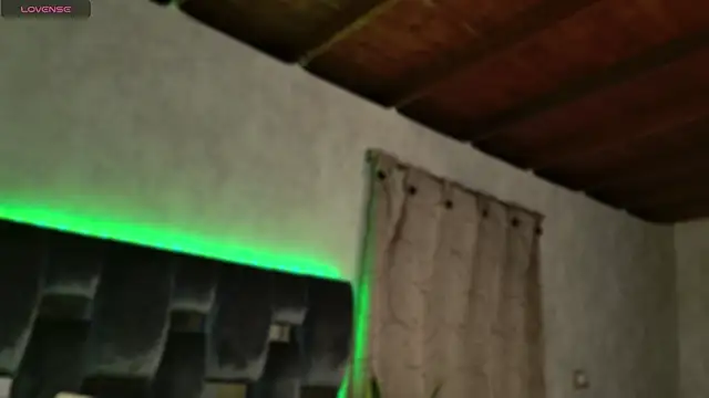 Snapshot of Taurito___ chatting on October 12, 2025, 5:06 am Taurito online show from October 12, 2025, 5:06 am