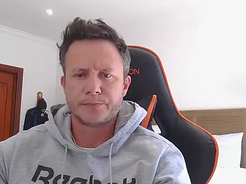 Snapshot of TroyDieselXXX chatting on September 18, 2025, 9:44 am TroyDieselXXX online show from September 18, 2025, 9:44 am