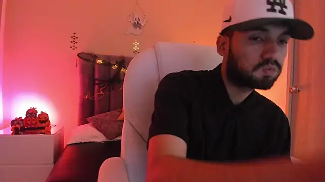 Snapshot of Ryan_Jackson_ chatting on October 4, 2025, 9:02 pm Ryan Jackson  online show from October 4, 2025, 9:02 pm