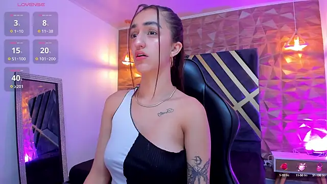 Snapshot of LexiVie_ chatting on October 1, 2025, 11:22 pm LexiVie online show from October 1, 2025, 11:22 pm