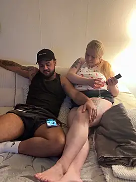 Queenieml online show from September 8, 2025, 7:46 pm