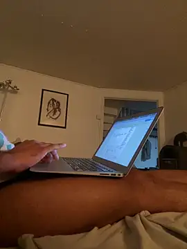 Snapshot of latina-pene chatting on October 13, 2025, 8:09 pm latina-pene online show from October 13, 2025, 8:09 pm