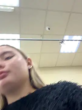 Snapshot of StephanieMur chatting on September 13, 2025, 6:02 am StephanieMur online show from September 13, 2025, 6:02 am