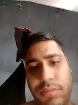 Snapshot of Desirock001 chatting on October 7, 2025, 3:36 am Desirock001 online show from October 7, 2025, 3:36 am