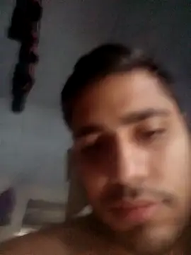 Snapshot of Desirock001 chatting on October 31, 2025, 2:23 am Desirock001 online show from October 31, 2025, 2:23 am