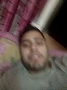 Snapshot of Desirock001 chatting on October 31, 2025, 3:46 pm Desirock001 online show from October 31, 2025, 3:46 pm