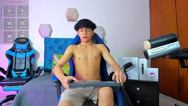 Snapshot of _taylor_black chatting on September 24, 2025, 9:07 pm  taylor black online show from September 24, 2025, 9:07 pm