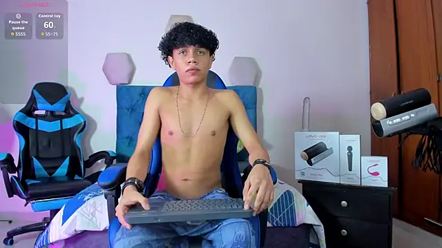 Snapshot of _taylor_black chatting on September 26, 2025, 2:10 pm  taylor black online show from September 26, 2025, 2:10 pm