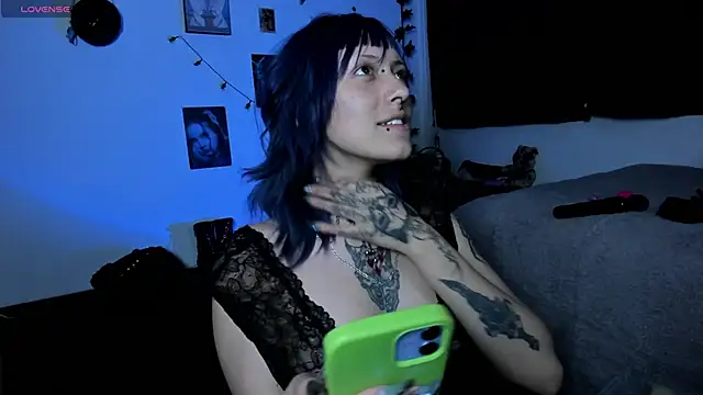 Snapshot of kattusauruss chatting on October 21, 2025, 3:40 am kattusauruss online show from October 21, 2025, 3:40 am