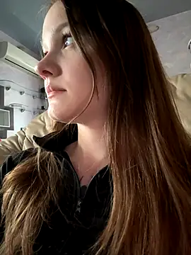 Snapshot of MichelleRoux chatting on September 21, 2025, 10:39 am MichelleRoux online show from September 21, 2025, 10:39 am