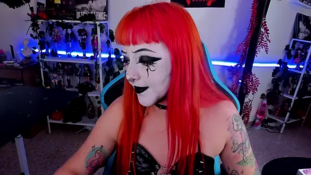 Snapshot of Makii_33 chatting on October 1, 2025, 11:22 pm Makii 33 online show from October 1, 2025, 11:22 pm