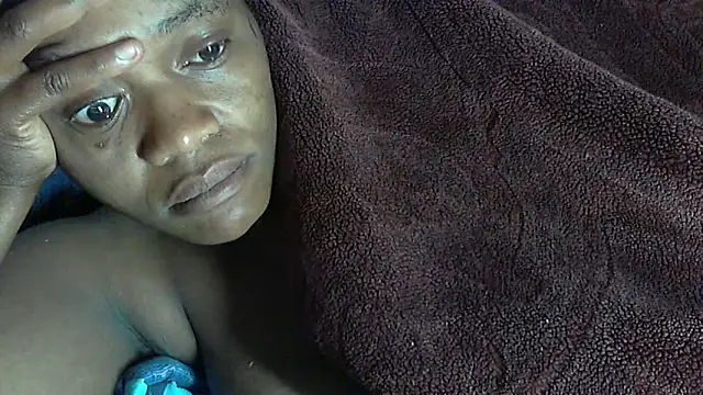 sexythae32 online show from September 23, 2025, 2:25 am