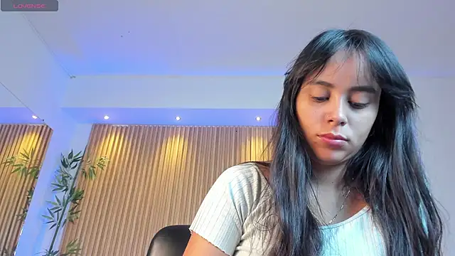 Snapshot of freyja_sweet_ chatting on October 13, 2025, 12:05 pm freyja sweet  online show from October 13, 2025, 12:05 pm