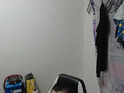 Snapshot of Cuteboyhotbig chatting on November 13, 2025, 10:25 am Cuteboyhotbig online show from November 13, 2025, 10:25 am