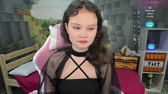 Snapshot of EmilyChaves chatting on September 12, 2025, 7:14 pm EmilyChaves online show from September 12, 2025, 7:14 pm