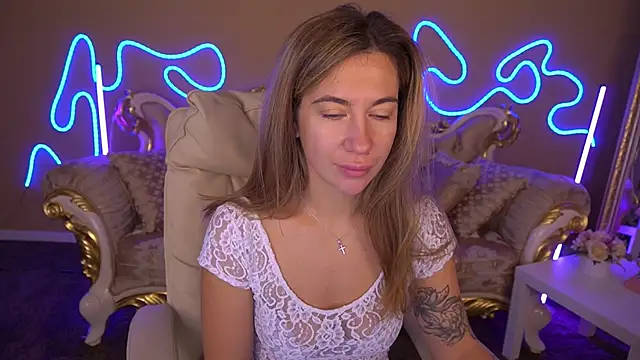 Snapshot of KateShanny chatting on October 13, 2025, 5:51 am KateShanny online show from October 13, 2025, 5:51 am