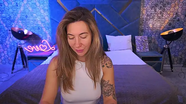 Snapshot of KateShanny chatting on November 6, 2025, 6:58 am KateShanny online show from November 6, 2025, 6:58 am