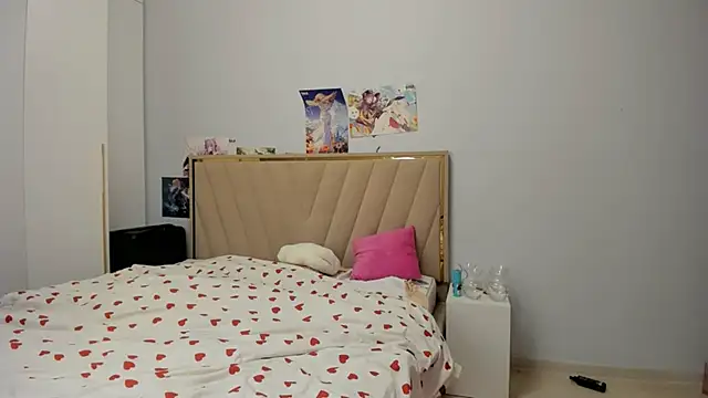 miko moonn online show from October 19, 2025, 3:51 am