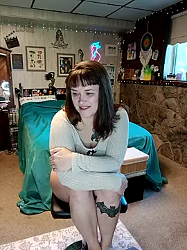 Snapshot of Ursulalane chatting on October 16, 2025, 4:19 pm Ursulalane online show from October 16, 2025, 4:19 pm