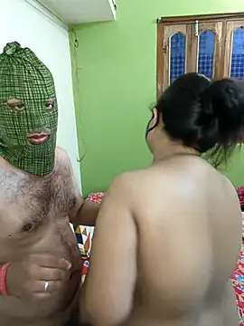 Snapshot of SwatiCam chatting on September 30, 2025, 5:18 pm SwatiCam online show from September 30, 2025, 5:18 pm