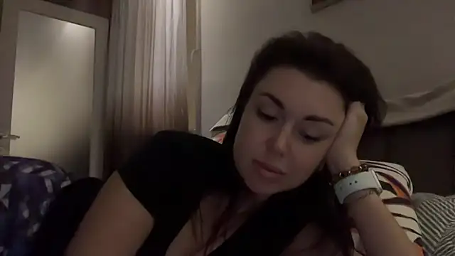 Snapshot of Gilin1 chatting on November 3, 2025, 7:37 pm Gilin1 online show from November 3, 2025, 7:37 pm