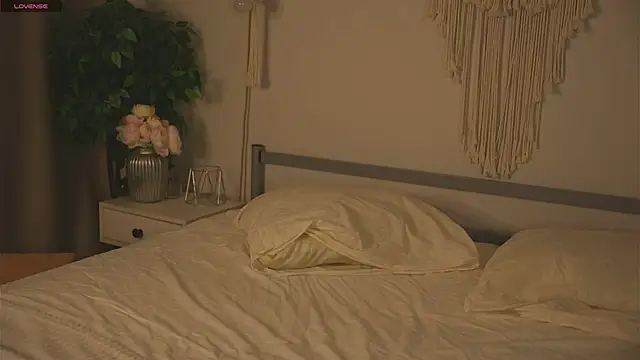 Snapshot of Lu__Lane chatting on September 17, 2025, 7:54 am Lu Lane online show from September 17, 2025, 7:54 am