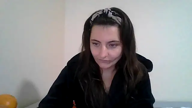 Snapshot of DInaraXRose chatting on October 3, 2025, 10:34 am DInaraXRose online show from October 3, 2025, 10:34 am