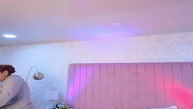 Snapshot of ZoeBenneti chatting on September 19, 2025, 4:36 am ZoeBenneti online show from September 19, 2025, 4:36 am