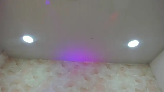 Snapshot of ZoeBenneti chatting on September 26, 2025, 12:36 am ZoeBenneti online show from September 26, 2025, 12:36 am