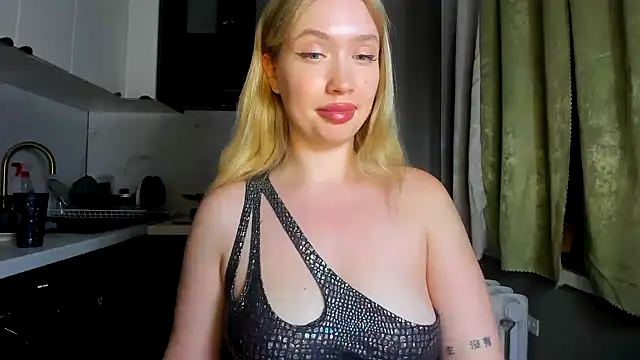 Snapshot of NicoleRiccii chatting on September 18, 2025, 8:33 pm NicoleRiccii online show from September 18, 2025, 8:33 pm