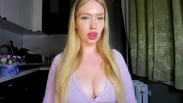Snapshot of NicoleRiccii chatting on September 25, 2025, 7:39 pm NicoleRiccii online show from September 25, 2025, 7:39 pm