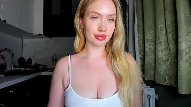 Snapshot of NicoleRiccii chatting on October 5, 2025, 8:07 pm NicoleRiccii online show from October 5, 2025, 8:07 pm