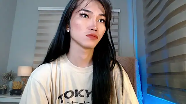 Snapshot of lovelychanel69xx chatting on October 12, 2025, 10:53 pm lovelychanel69xx online show from October 12, 2025, 10:53 pm