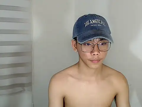 Snapshot of ynotyu chatting on October 31, 2025, 5:41 am ynotyu online show from October 31, 2025, 5:41 am