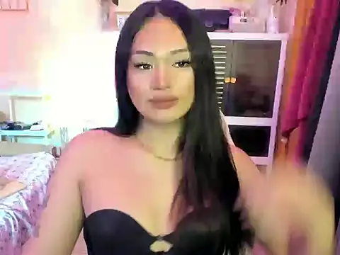 Snapshot of urluscious_russel chatting on October 22, 2025, 10:42 pm urluscious russel online show from October 22, 2025, 10:42 pm