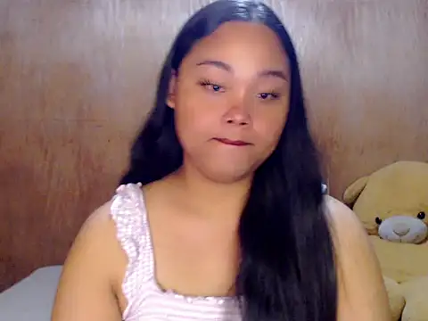 Snapshot of _Lylia chatting on September 18, 2025, 9:17 pm  Lylia online show from September 18, 2025, 9:17 pm